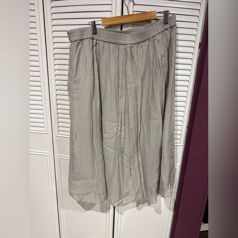 H&M Green A-Line Midi Skirt with Pleats